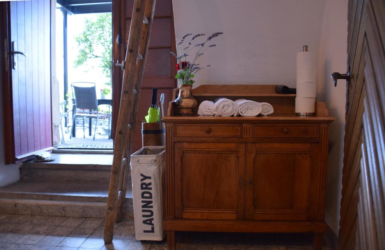 The Wine Cellar In The Old Gemeinde House Brauneberg Exterior foto